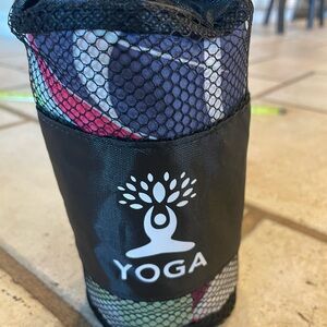 NEW, Reversible Yoga Mat with Mesh Drawstring Cover Bag